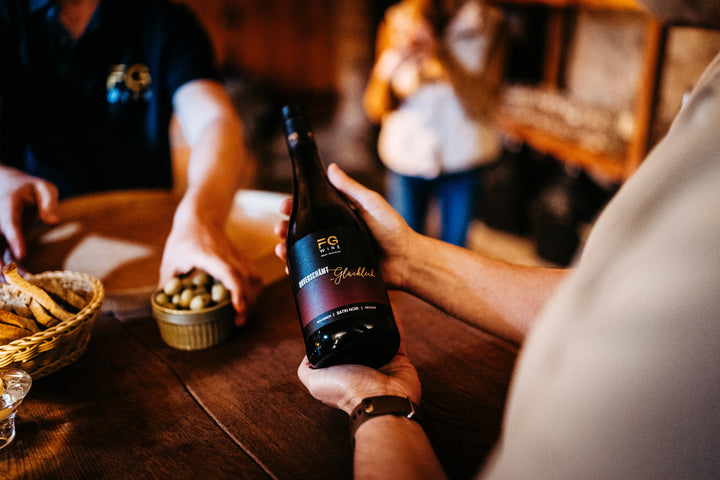 Rotwein Satin Noir